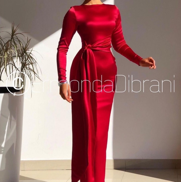 Dinner Gown - Picture 1 of 9